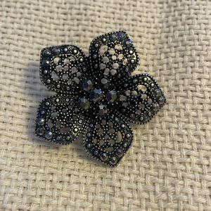 Flower Brooch NWOT